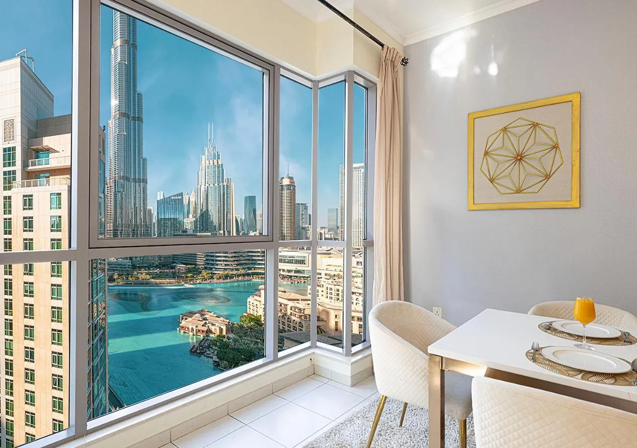 Stunning 2 Bedroom Burj Khalifa Fountain Views 迪拜 阿拉伯联合酋长国