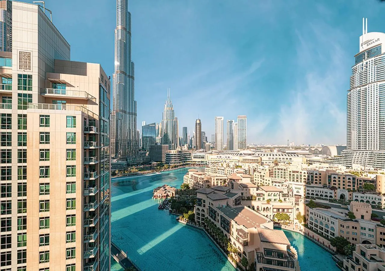 Stunning 2 Bedroom Burj Khalifa Fountain Views 迪拜
