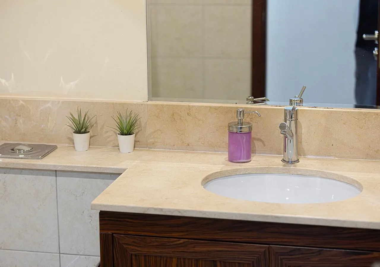 Stunning 2 Bedroom Burj Khalifa Fountain Views 迪拜
